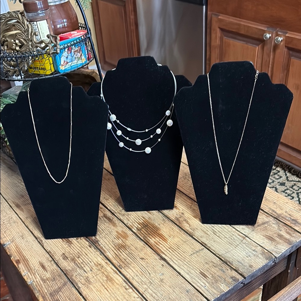 3 black velvet necklace display